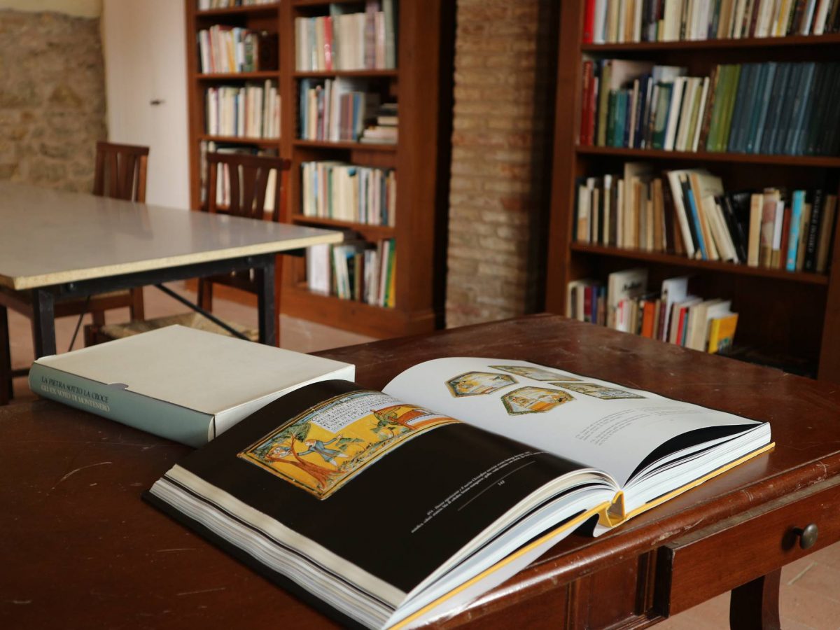 la biblioteca del Granaio della memoria la biblioteca del Granaio della memoria